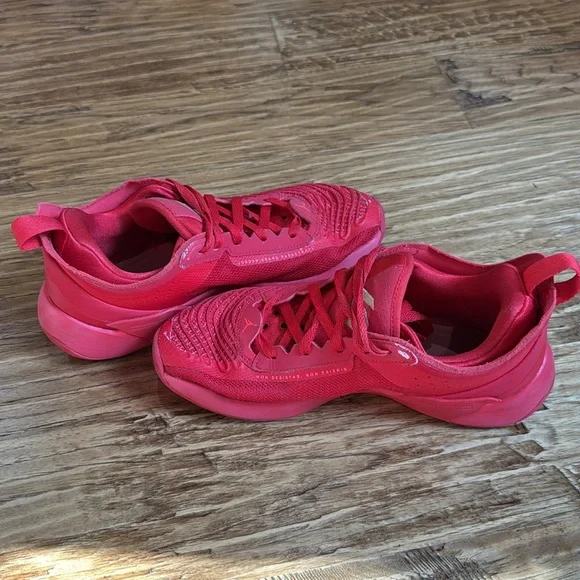 Jordan Luka 1 University Red Basketball Shoe- Size 6.5Y - Picture 4 of 5